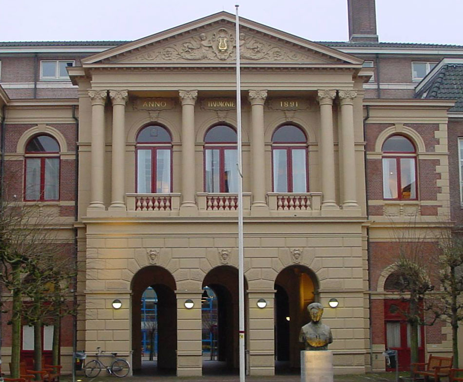 Voorgevel Harmoniegebouw te Groningen